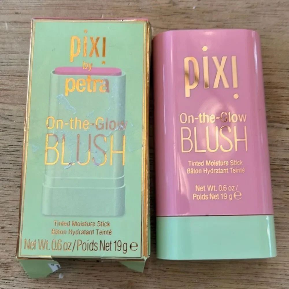 New Pixi on the glow blush fleur. Pink